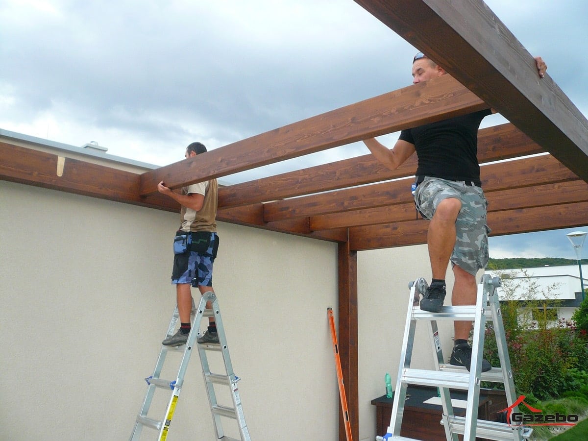 Schwalbenschwanzverbindung der Holzpergola Milano