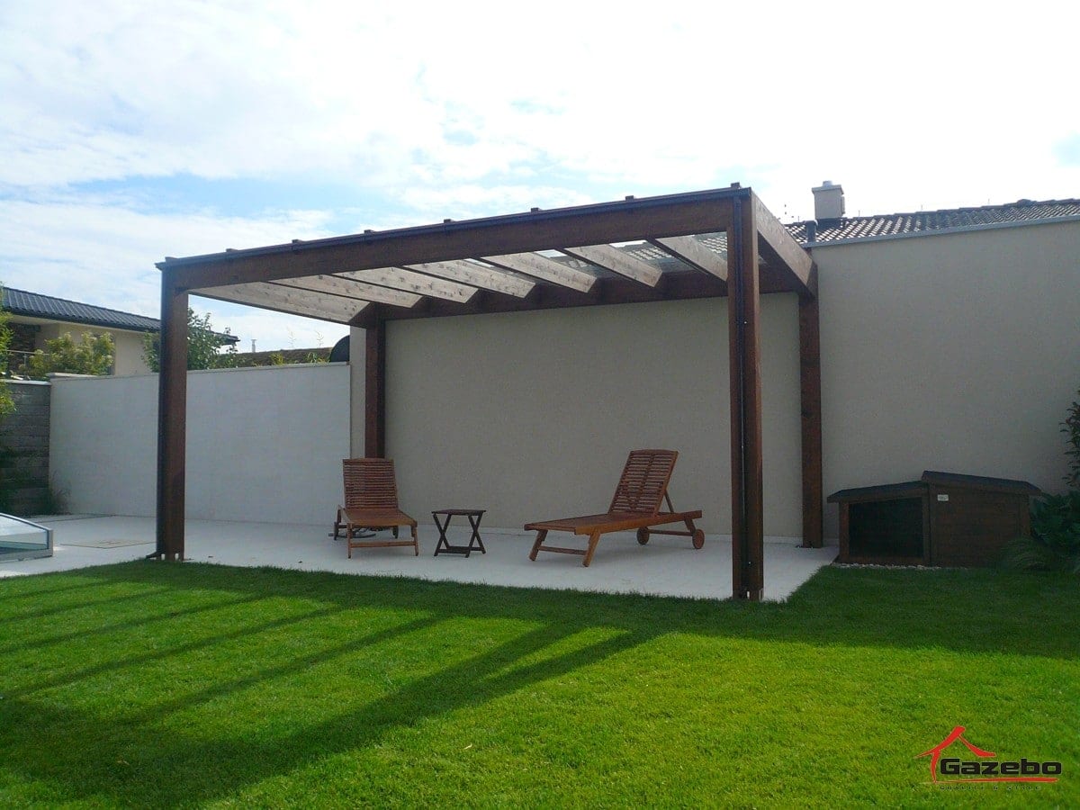 Die fertige Holzpergola Milano