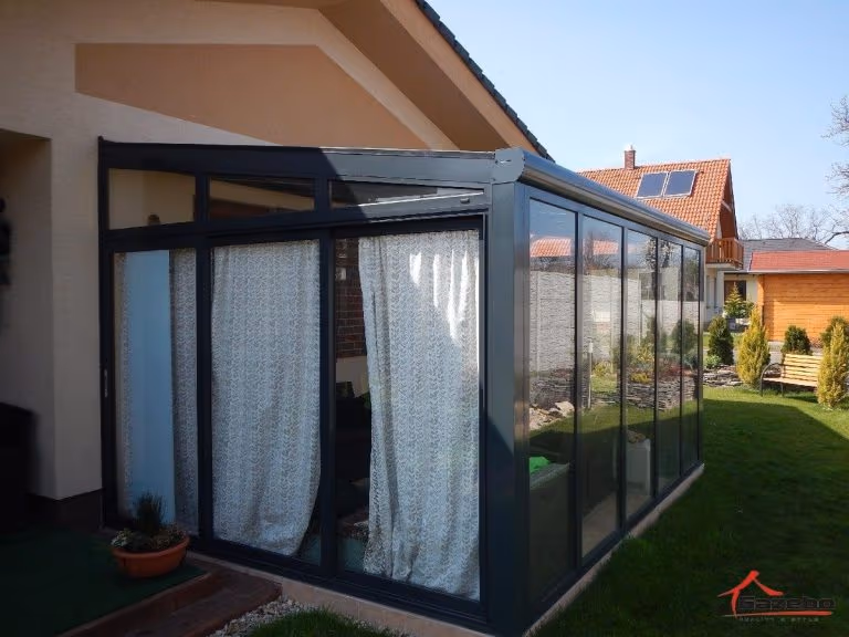 Material und Pflege von Pergola und Gartenpavillon