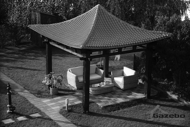 Japanischer Gartenpavillon in einem Garten