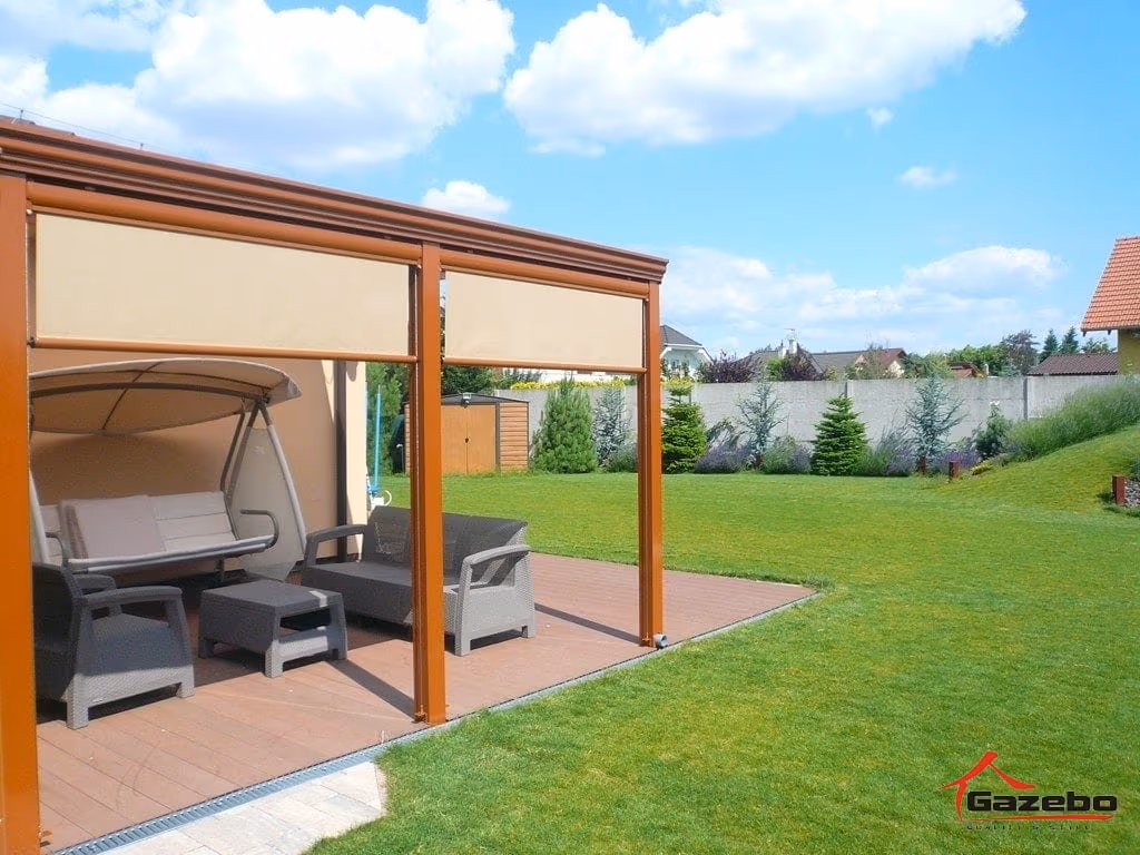 Aluminiumpergola Economic Class mit Grillbereich am Zaun