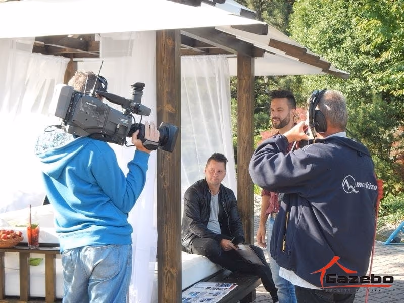 Maßgefertigter Holzpavillon Oasis