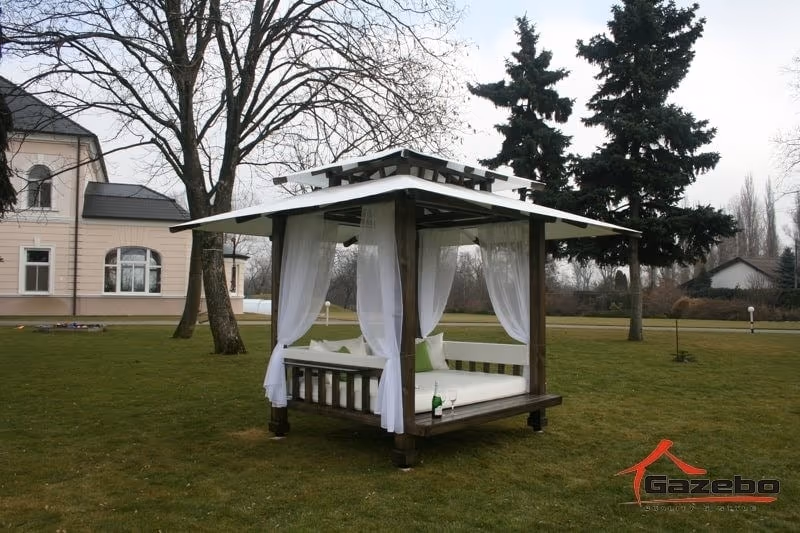 Outdoor-Polsterung der Matratze und Rückenlehnen im Oasis-Pavillon