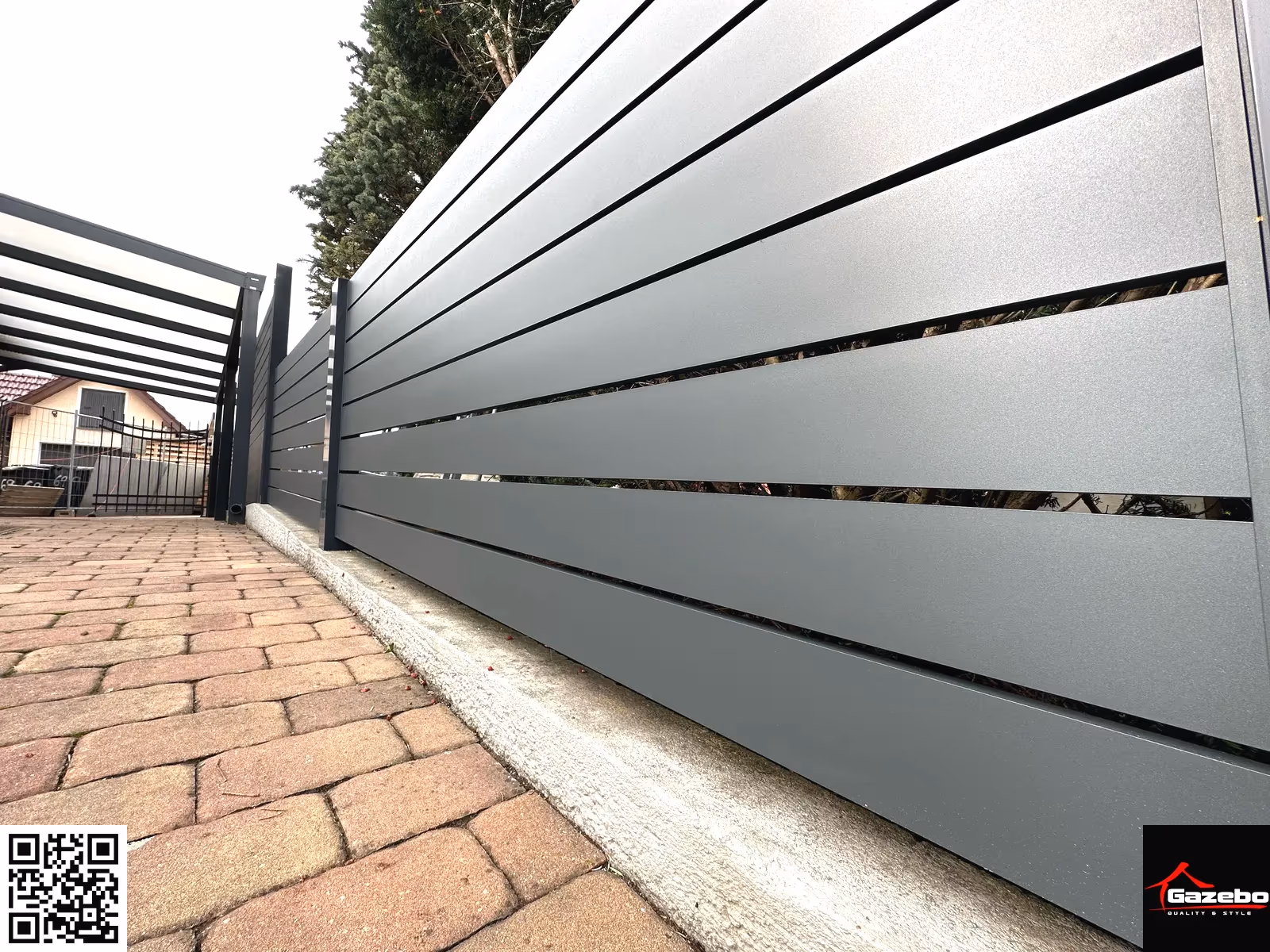 Schiebetor des modernen Aluminiumzauns mit fächerförmigem Design