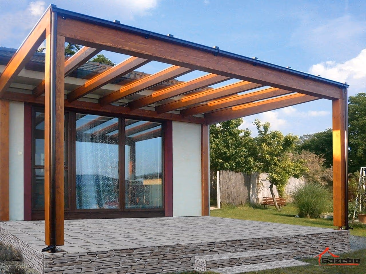 Holzpergola Milano mit minimaler Dachneigung über dem Sitzbereich