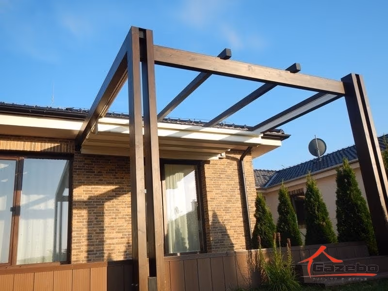 Fertiggestellte Holzpergola Rio Grande 2013 aus Brettschichtholz