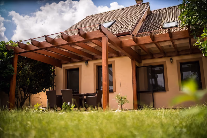 Holzpergola Kartago